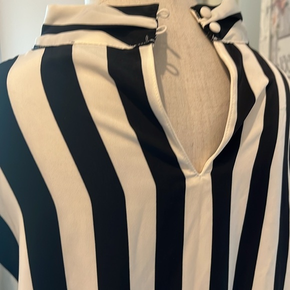 Karl Lagerfeld M Black and White Striped Women's Top - Picture 2 of 2